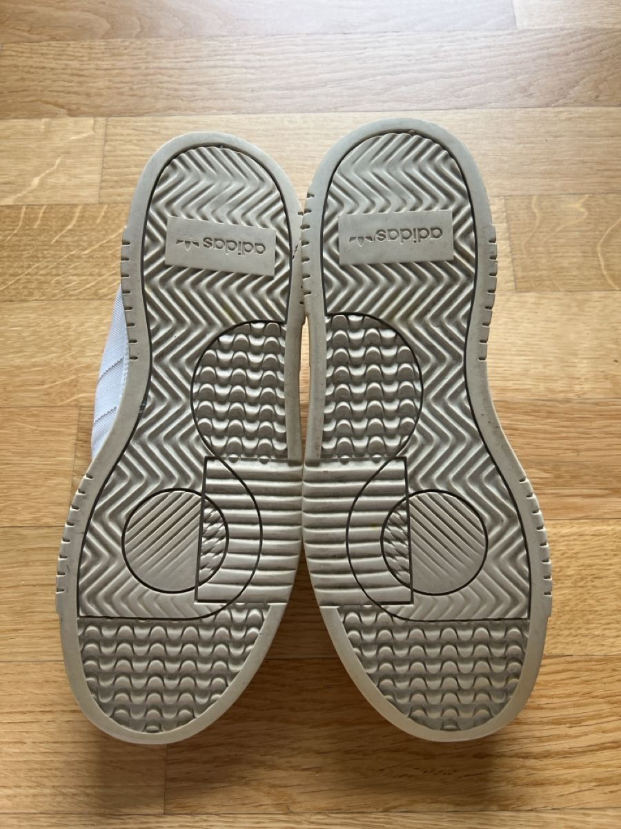 Scarpe da uomo: Adidas Sneakers – Usato da Zürich venduto da caro.ha. 2