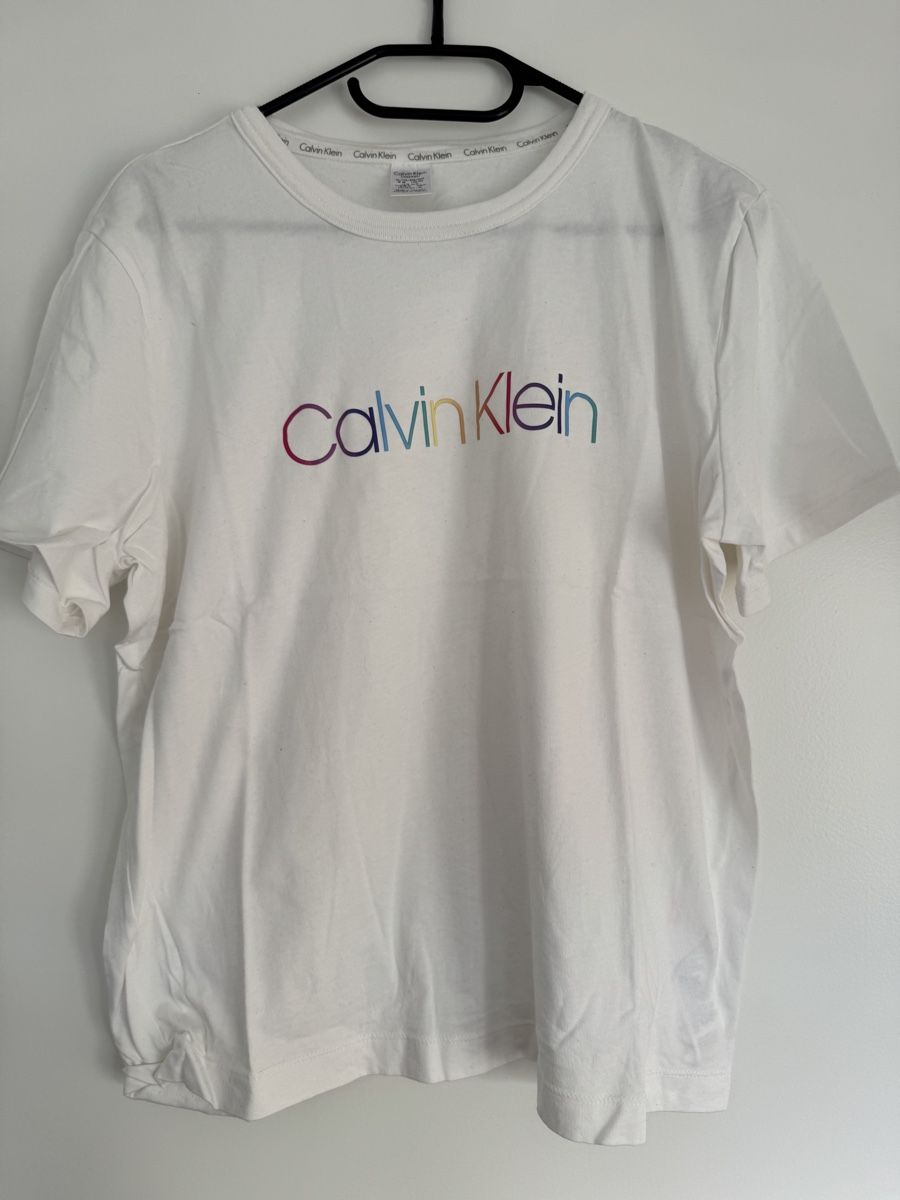 Calvin Klein T-shirt: Calvin Klein Tshirt – Nuovo (secondo la descrizione) da Ottenbach venduto da Mani769
