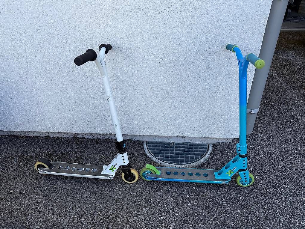 Kickboard: Stuntscooter Micro, blau oder weiss – Gebraucht aus Widnau von Daniel81