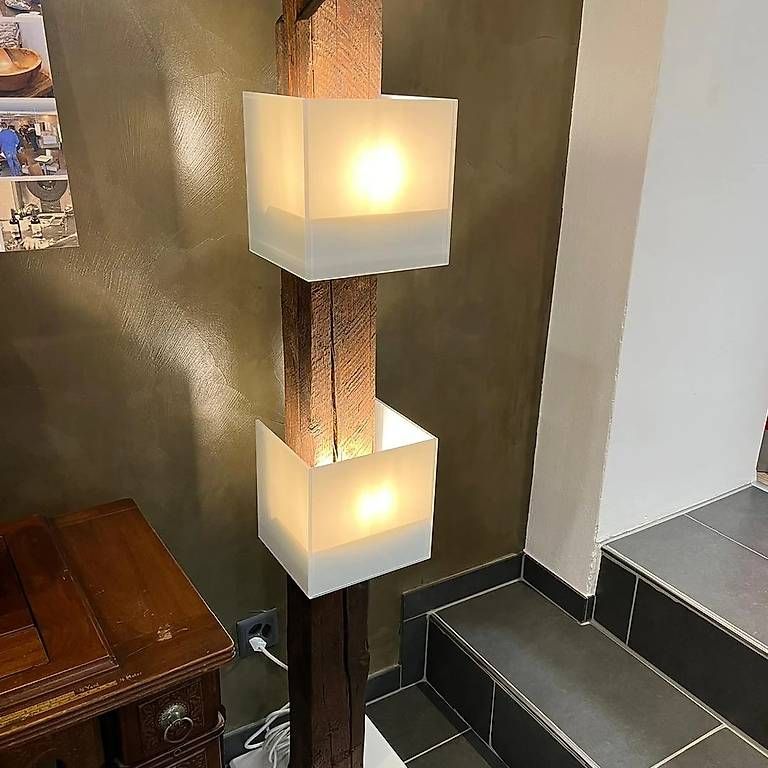Lampade: Unikat Stehlampe mit Altholz und LED – Nuovo (secondo la descrizione) da Berikon venduto da al7_7jyx