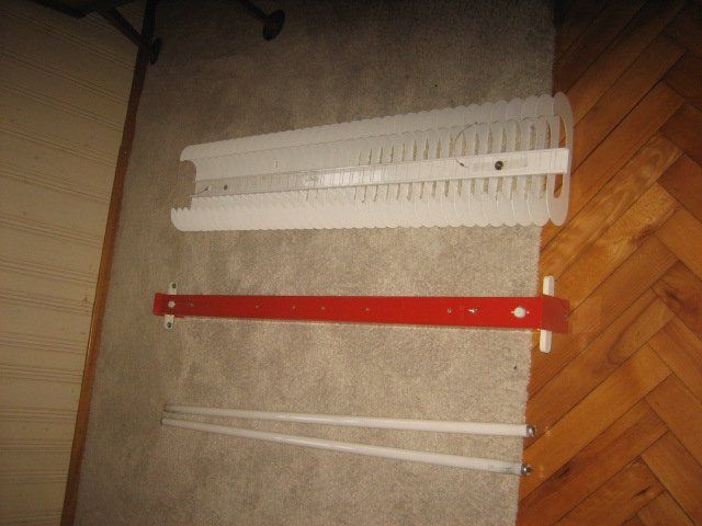 Kronleuchter & Deckenlampen: Retro Deckenleuchte weiss/rot 70er Jahre – Gebraucht aus Winterthur von Lunaticalpha1 2