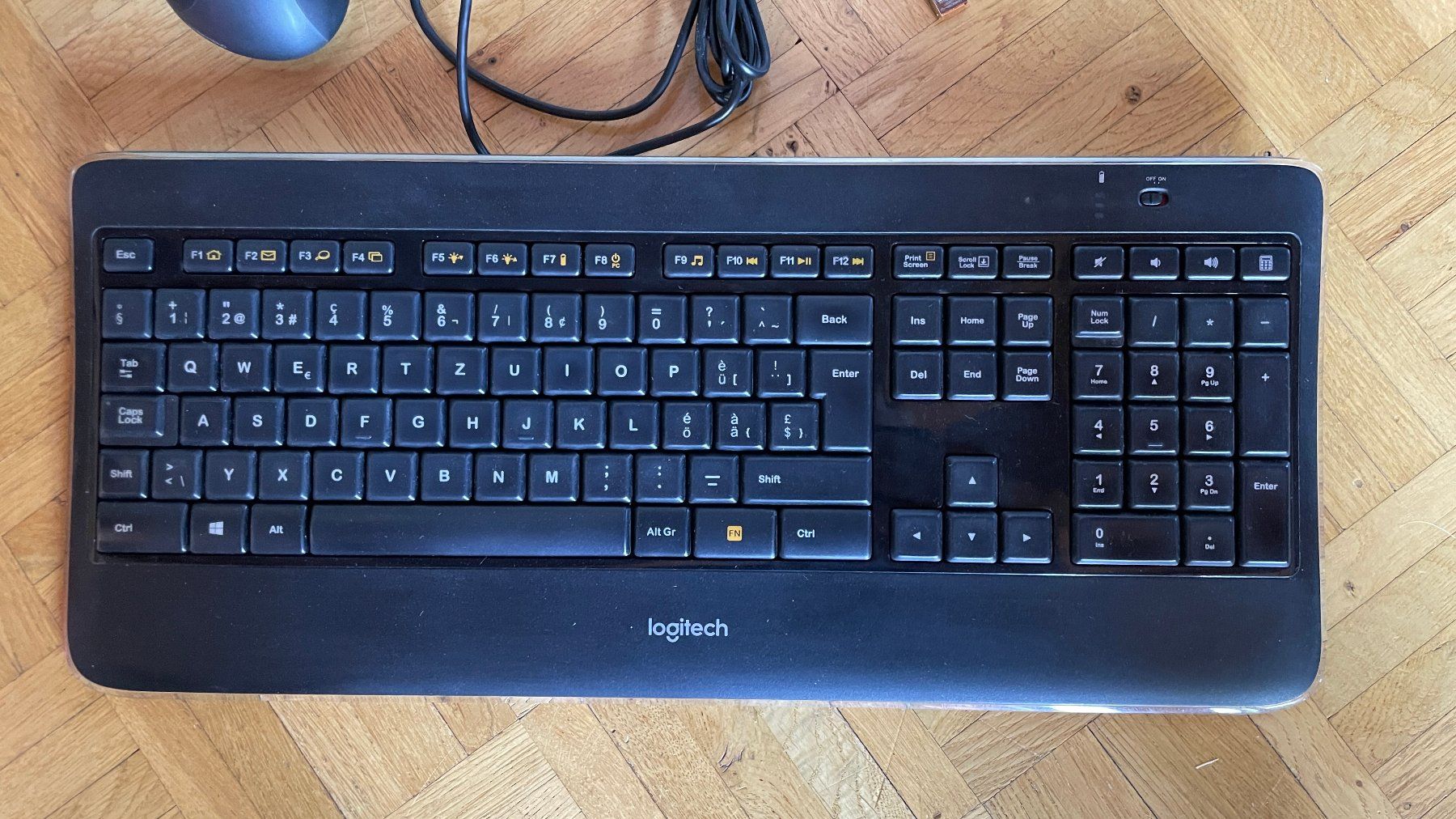 Tastiere: Logitech Keyboard K800 & Maus Performance MX Set – Usato da Glattfelden venduto da cybermaxx 1
