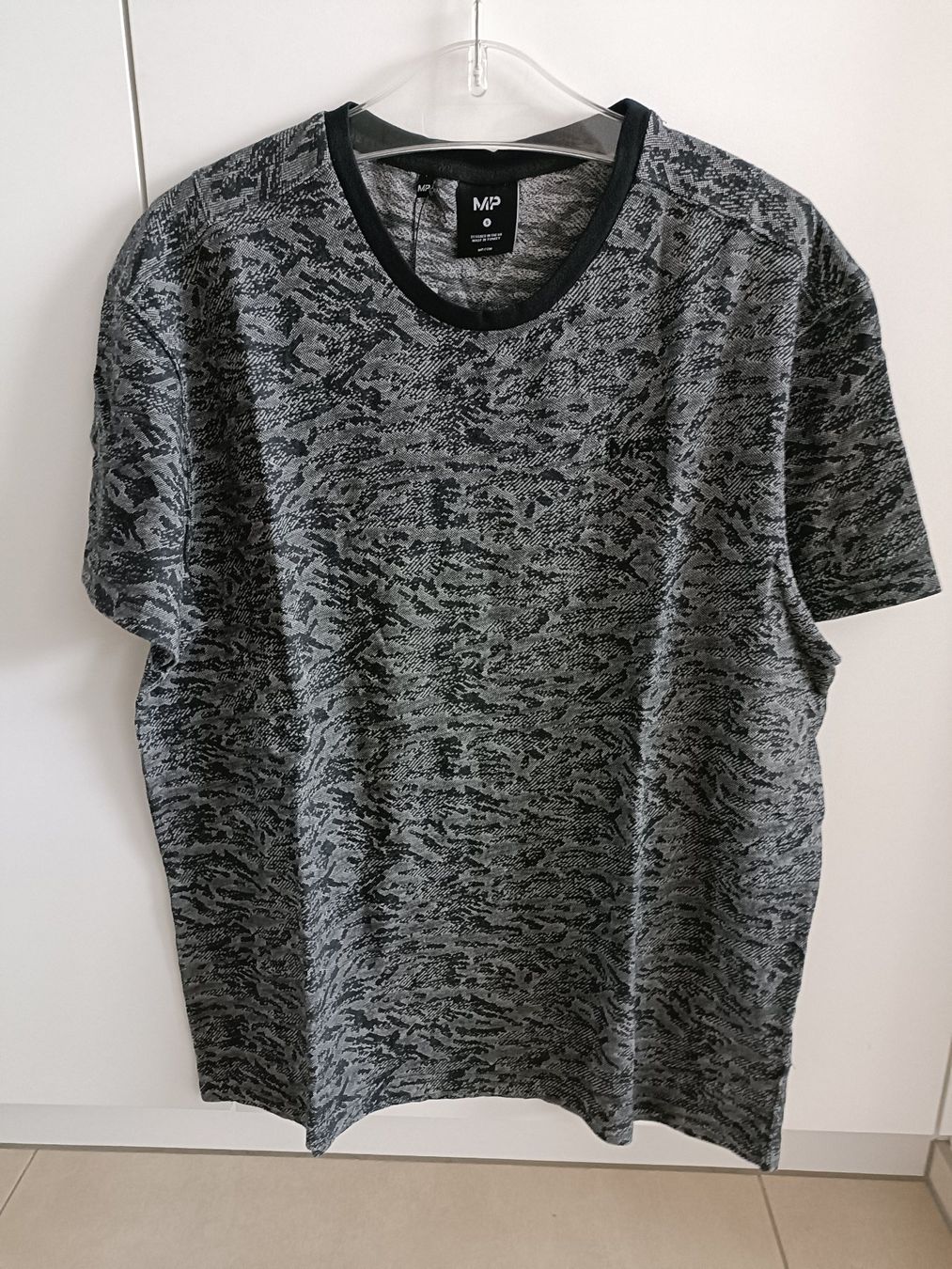 T-shirt: Herren Training T-Shirt - Grösse S – Nuovo e nell'imballaggio originale da Rickenbach b. Wil venduto da Kth_v8