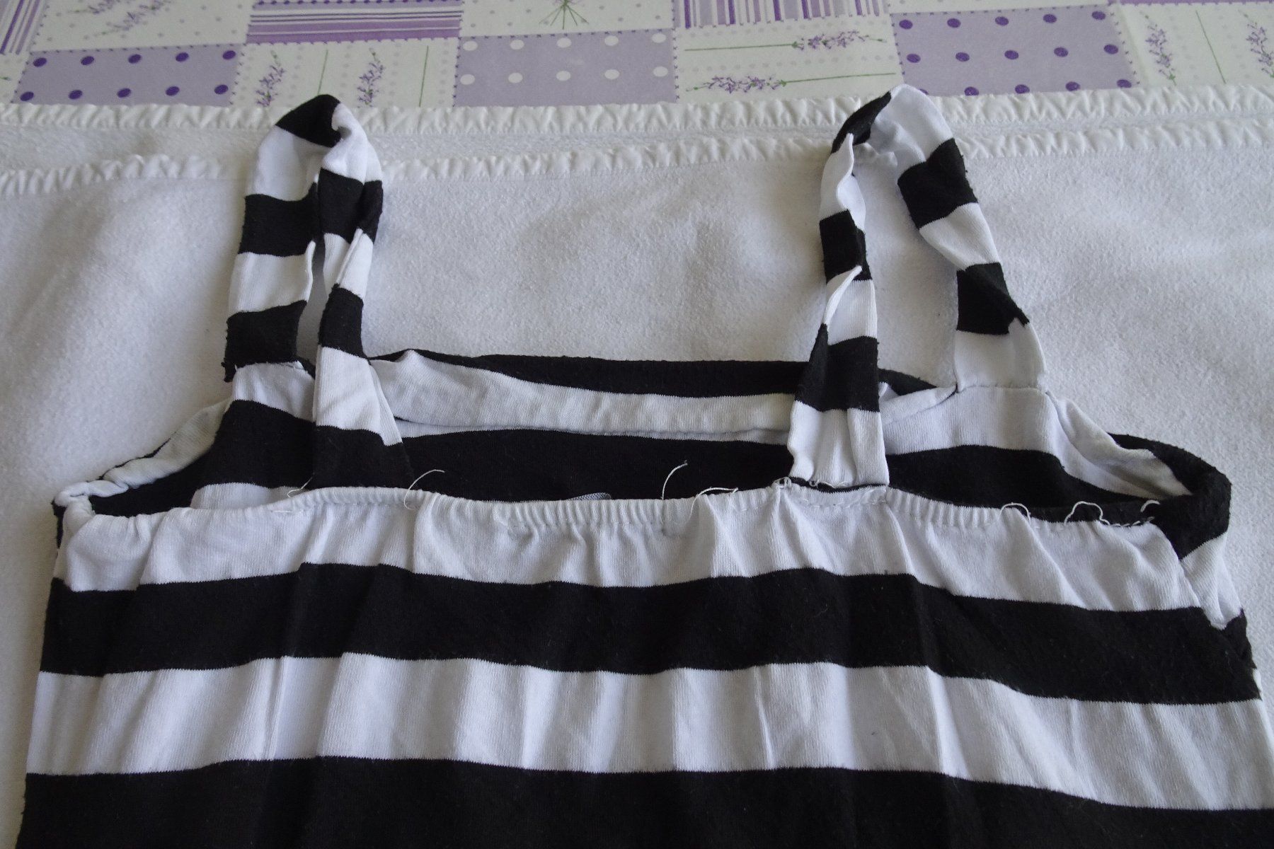 Top: Top schwarz - weiss gestreift ca. Gr. 36 – Usato da Strengelbach venduto da schmetterling20 3