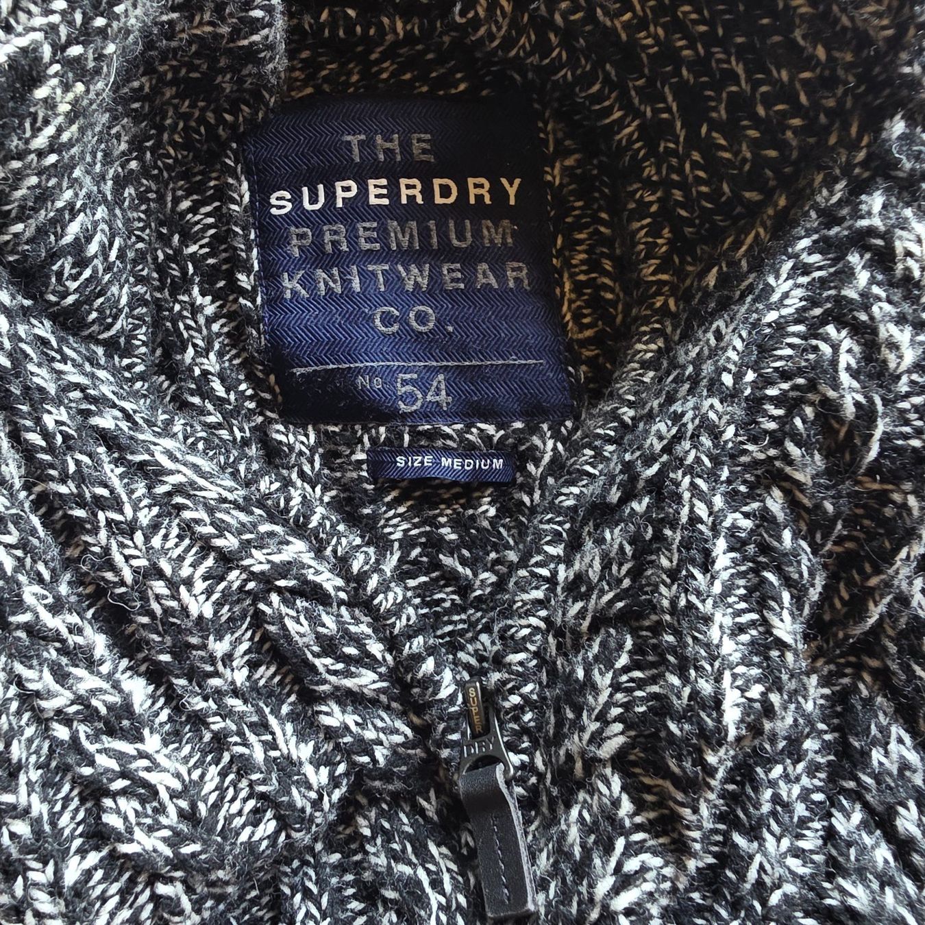 Superdry Pullover & Sweatshirts: 🐸 SUPERDRY STRICK TROYER M STRICKPULLOVER MÉLANGE – Gebraucht aus Môtier (Vully) von Frogs 8