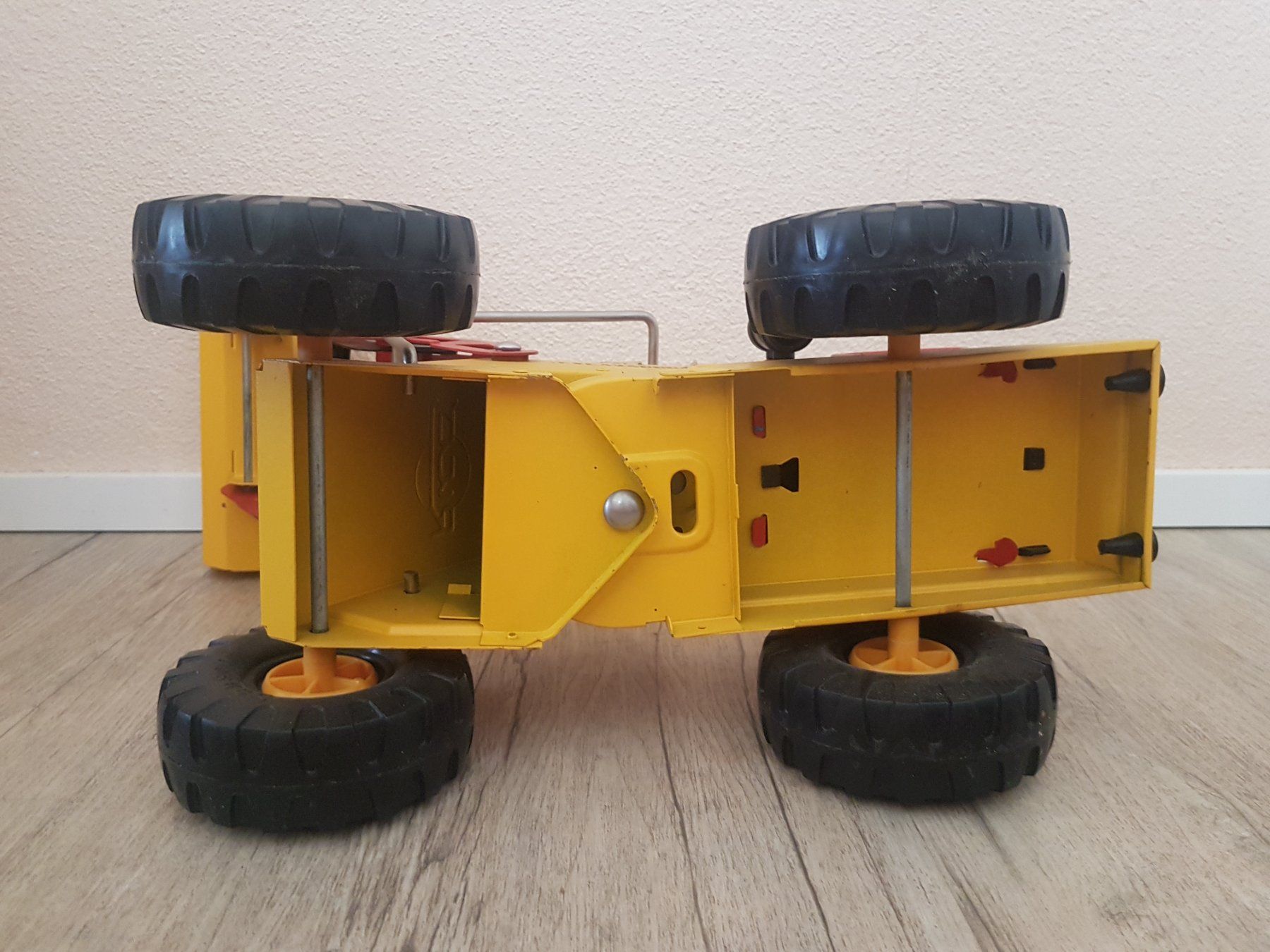Spielzeuge: 70er Bagger Metall – Gebraucht aus Bauma von  2