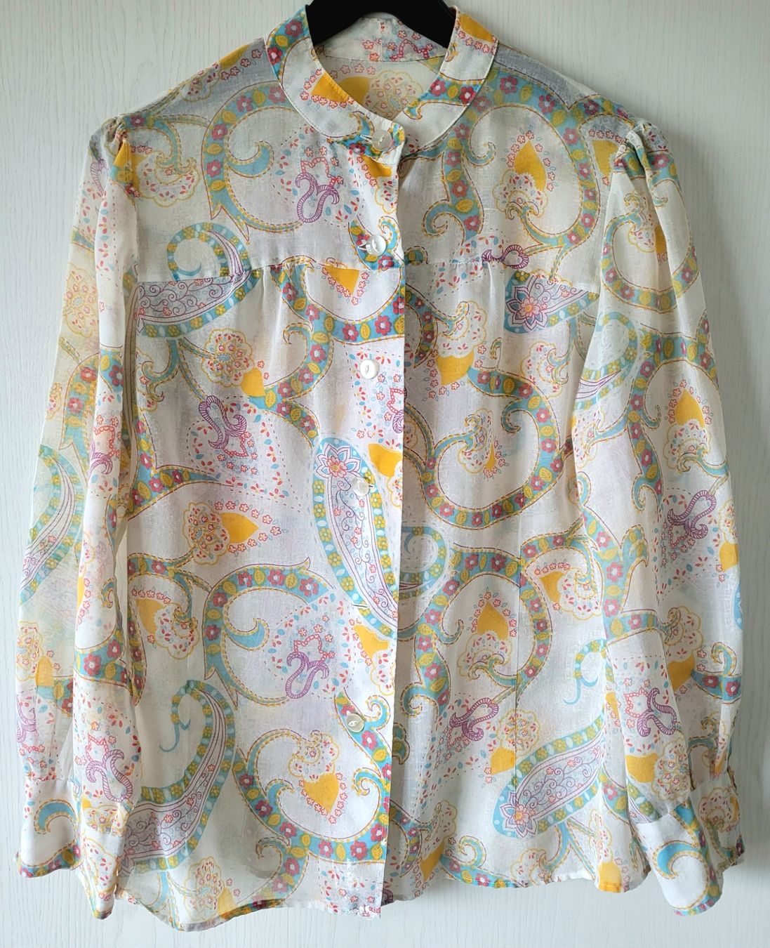 Blusen: Superleichte Vintage Chiffon-Bluse – Gebraucht aus Oberuzwil von rtr_wp6m