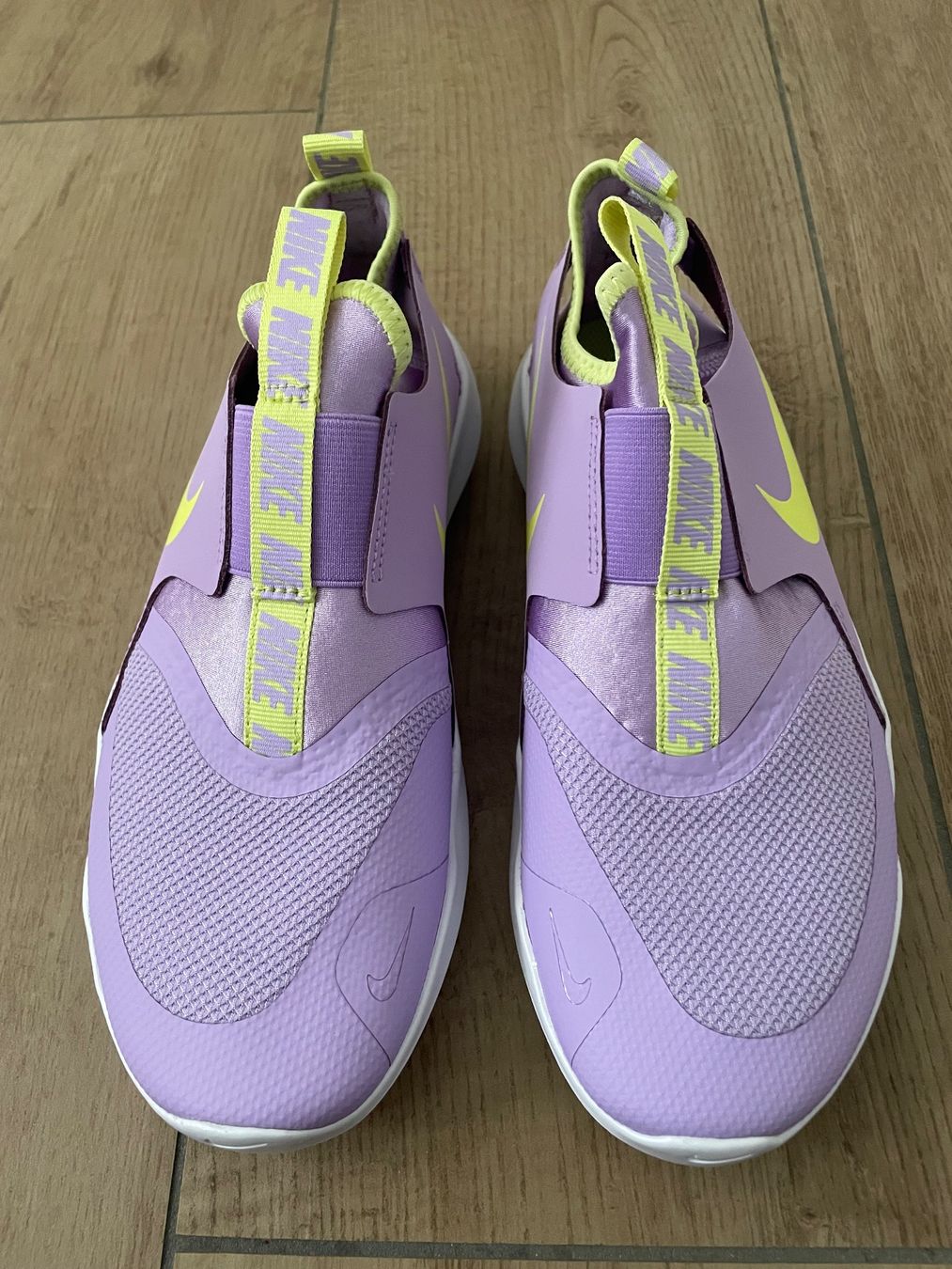 Nike Scarpe per ragazze: Nike Flex Runner (GS) Gr. 38 NEU – Nuovo e nell'imballaggio originale da Waltenschwil venduto da hansnine 1
