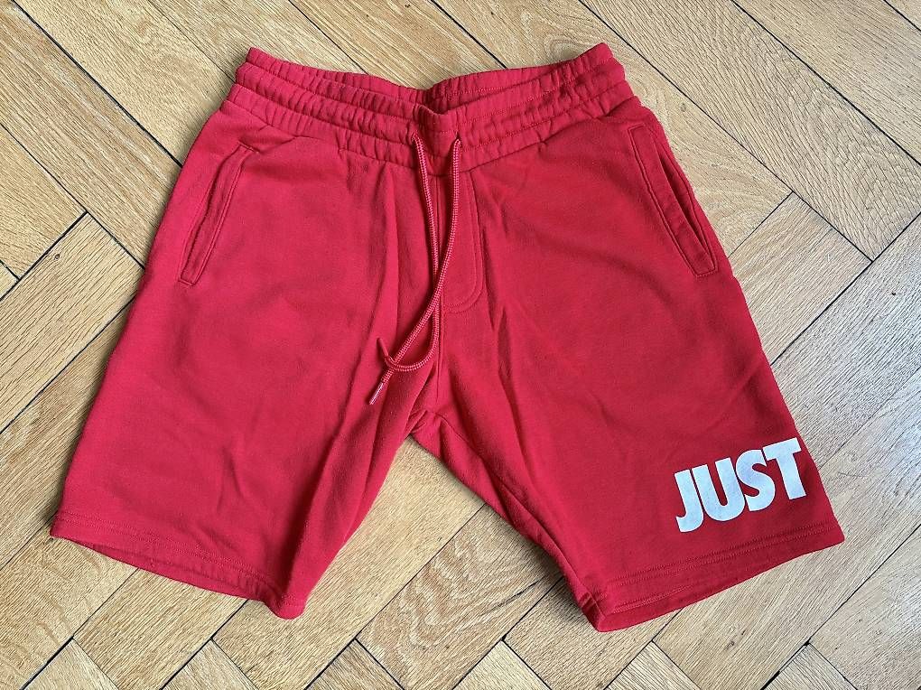 Pantaloni: Sweatshorts von FSBN – Usato da Basel venduto da jan_k9cz