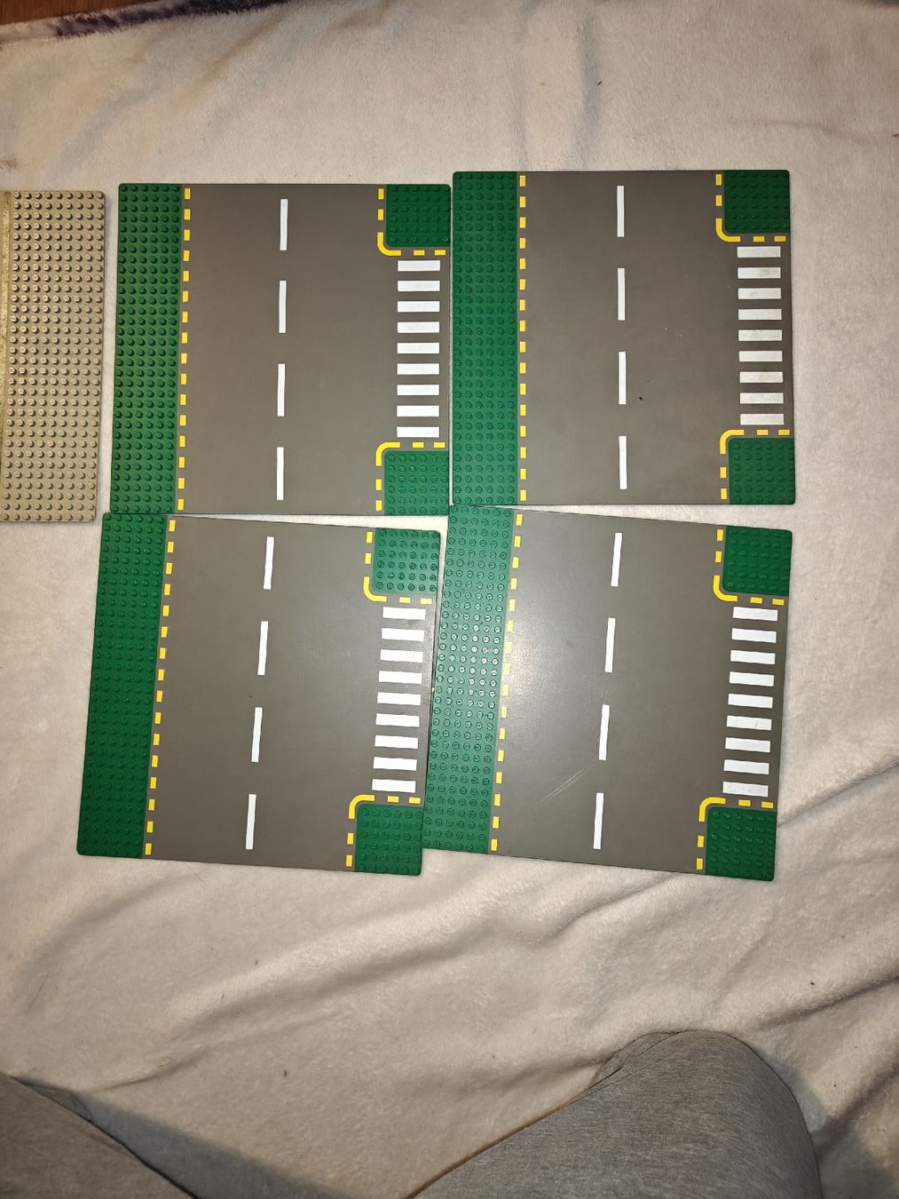 Lego Spielzeuge: 5 Strassenplatten 32*32 – Gebraucht aus Fideris von VonRiva86 1