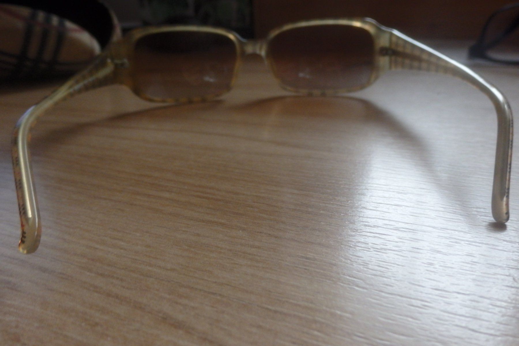 Burberry Lunettes & Verres: Burberry Sonnenbrille – D'occasion à Marbach LU par Gina0 4