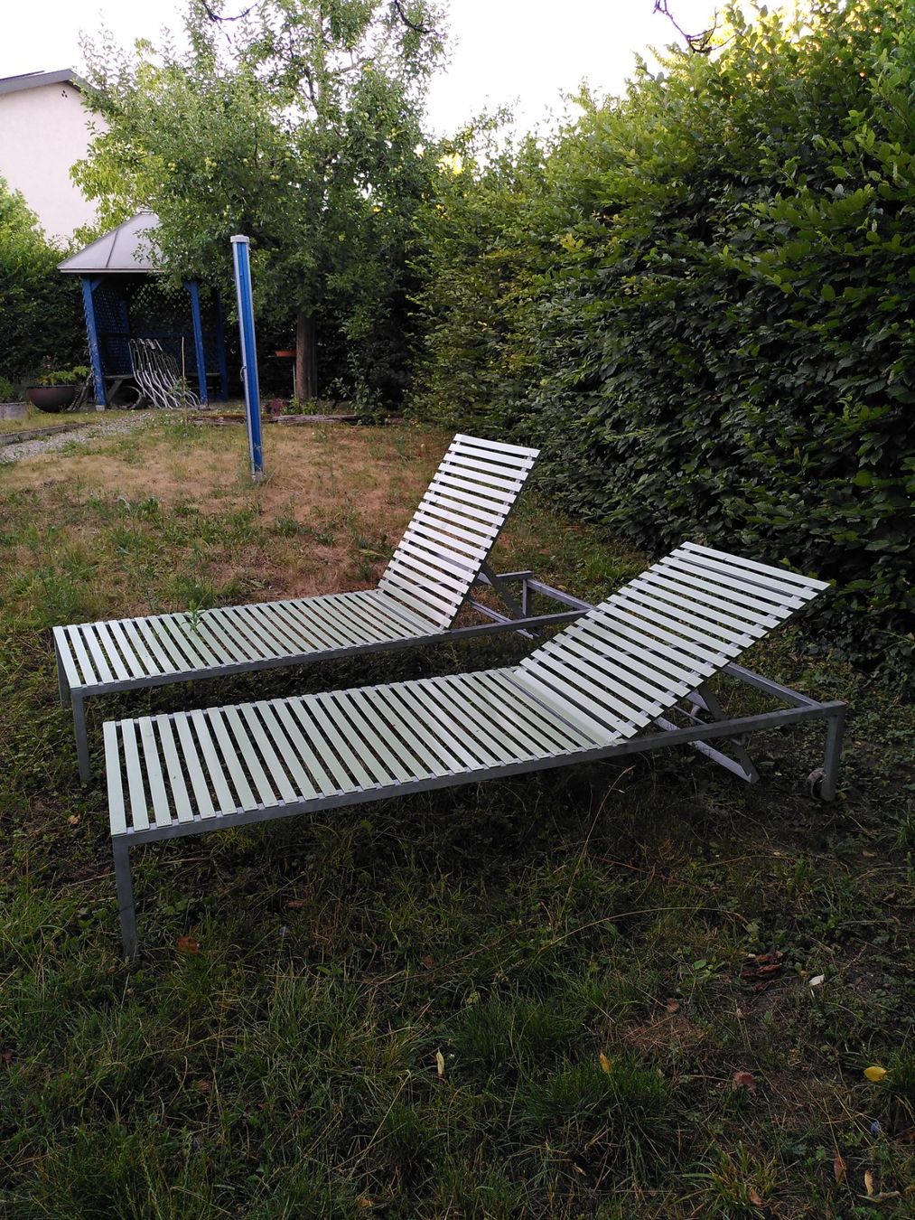 Sedie a sdraio: Liegestuhl aus rostfreiem Metall – Usato da Kleinandelfingen venduto da flora2011 2