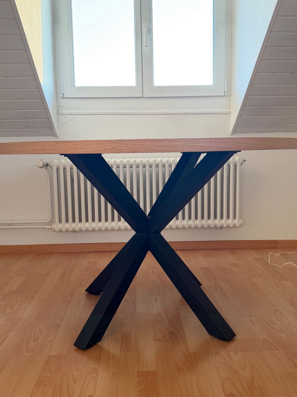 Tavoli: Runder Esstisch aus Eichenholz, Top Zustand – Usato da St. Gallen venduto da eva_9xs6 1