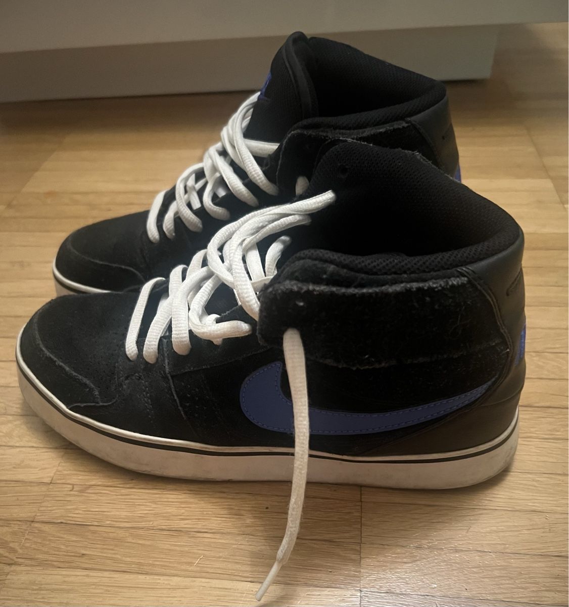 Nike Herrenschuhe: Nike Ruckus Mid Mens Schuhe – Gebraucht aus Opfikon von Luis144 1