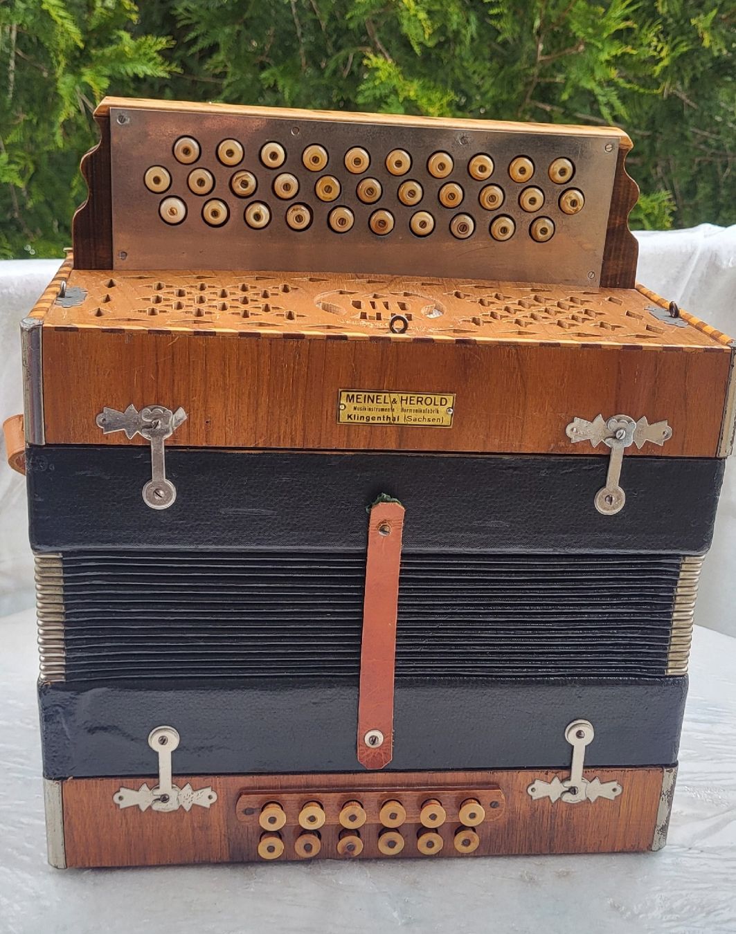 Strumenti musicali: Accordéon MEINEL & HEROLD – Usato da Penthalaz venduto da EvandroLuz