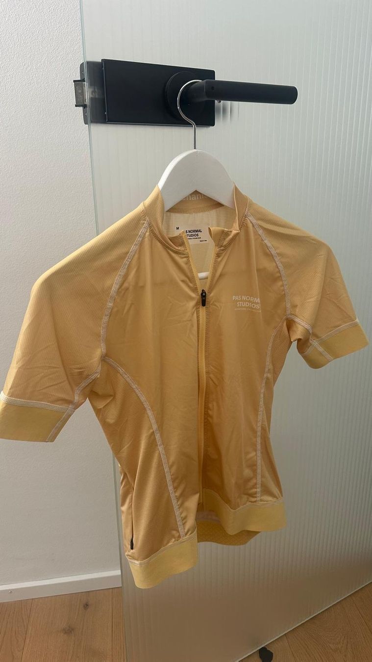 Pas Normal Studios Canottiere & Pantaloni: Pas Normal Studios Mechanism Jersey – Usato da Selzach venduto da e30dtm