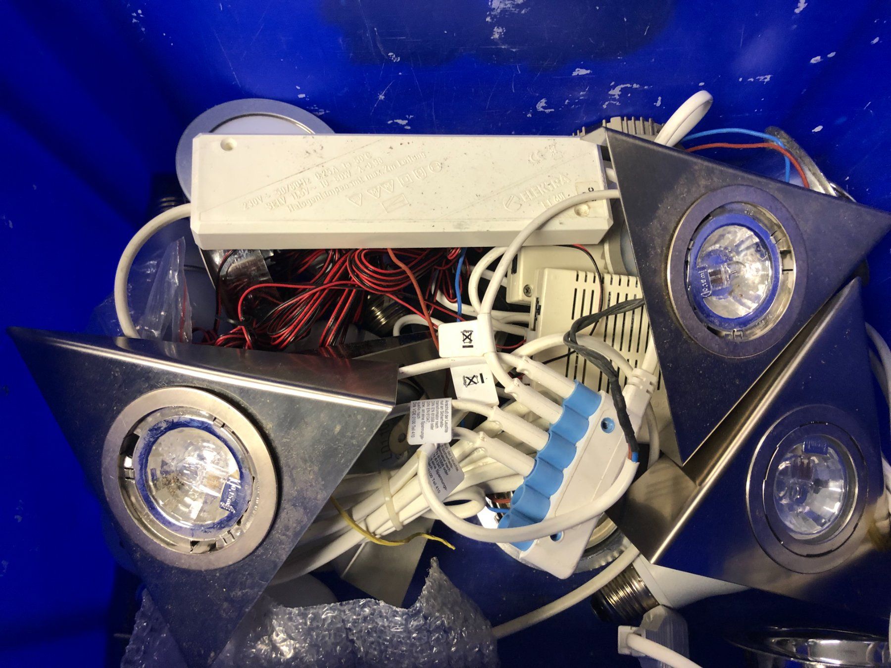 Lampade: verschiedenes LED und Halogen Zubehör – Usato da Horgen venduto da Mg0815 1
