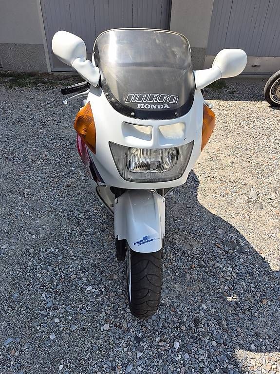 Honda Strada: Honda CBR 1000 F – Usato da Riva San Vitale venduto da Marneta 4