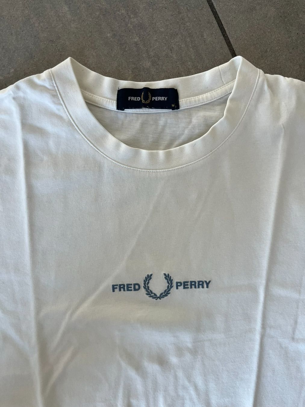 Fred Perry T-shirt: FRED PERRY T-Shirt Weiss – Usato da Otelfingen venduto da Denis_ZH 1