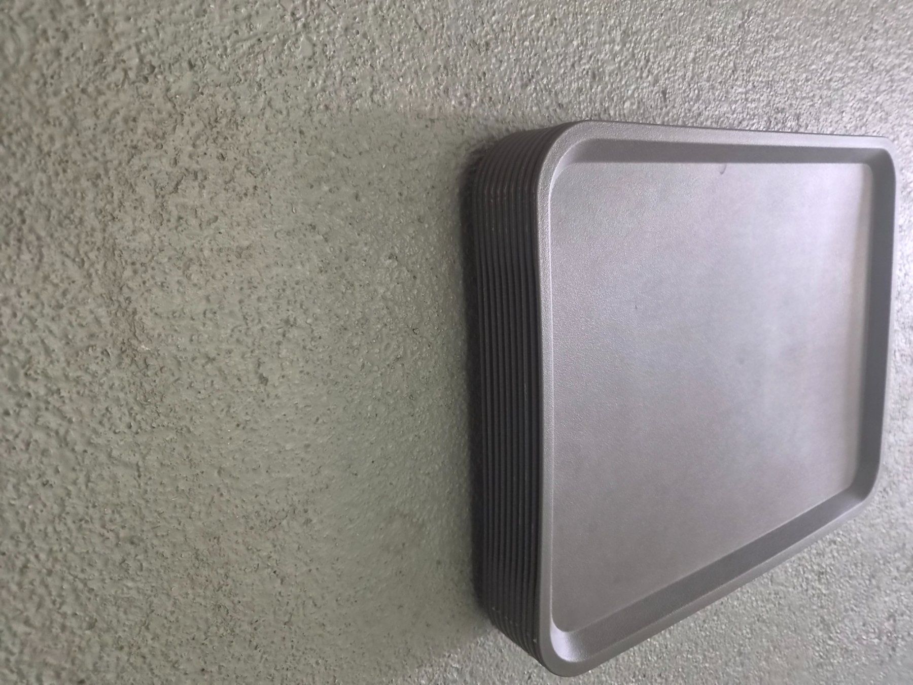 Ikea Piatti di portata: Serviertablett grau 37x29 cm guter Zustand – Usato da Domat Ems venduto da tchnesa 4