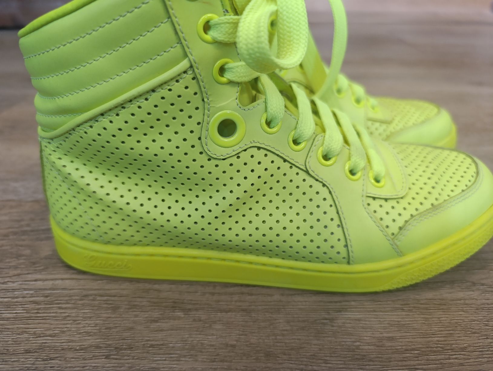 Gucci Scarpe da donna: Baskets Gucci Fluo – Usato da Haute-Nendaz venduto da jool.pitt 1