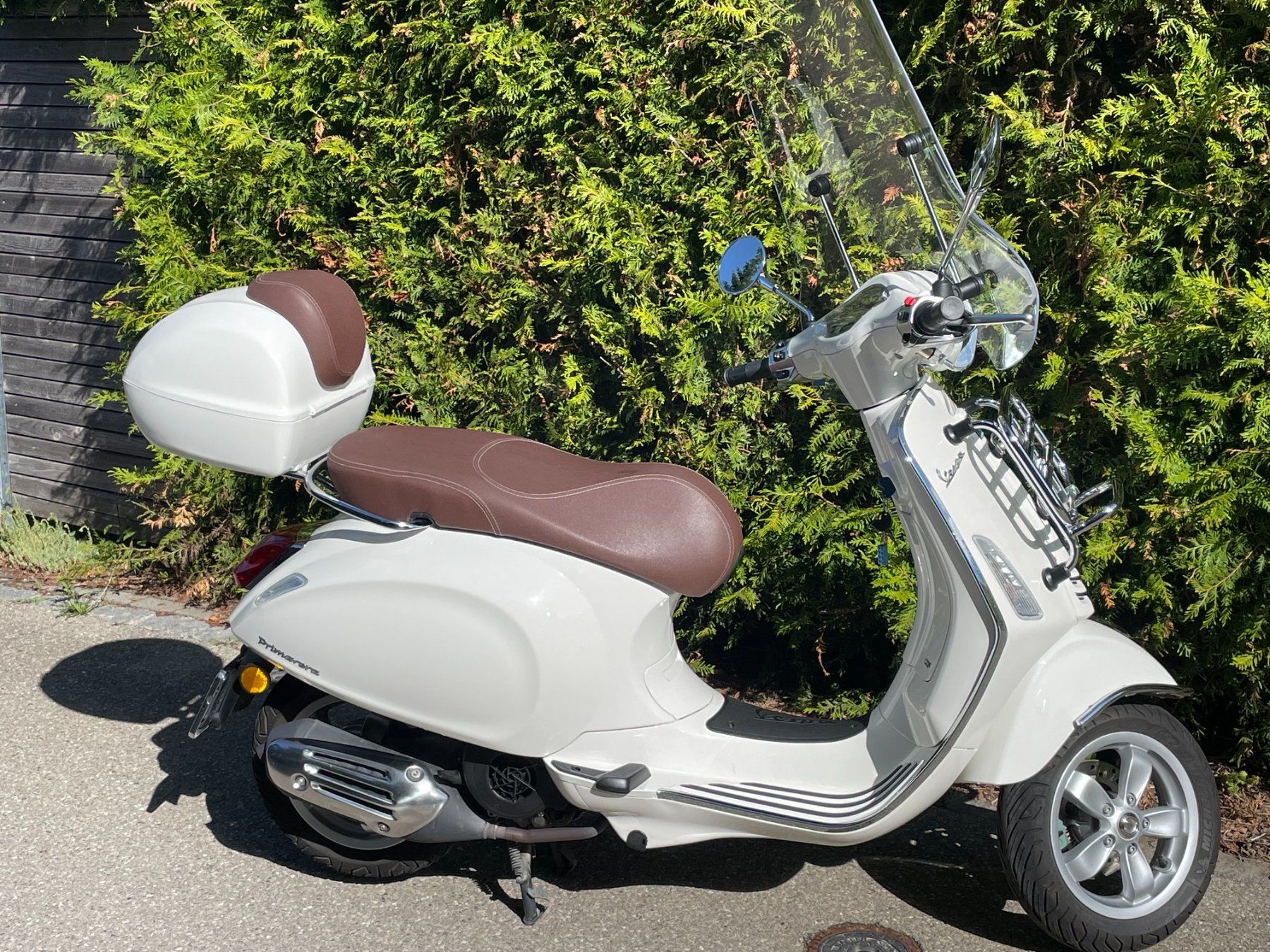 Vespa Scooter: Vespa Primavera 125ccm – Usato da Bäretswil venduto da Tza12