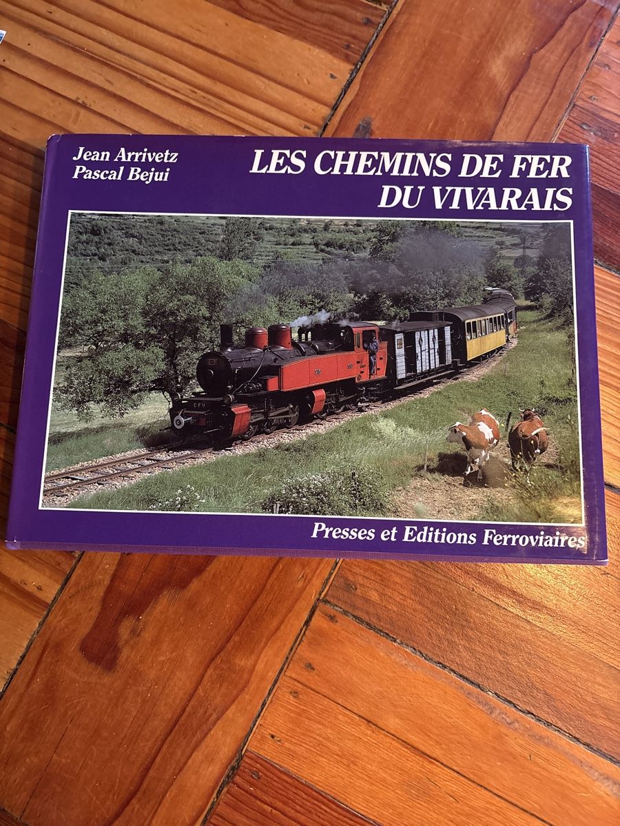 Bücher: Les chemins de fer du Vivarais – Neu (gemäss Beschreibung) aus Troistorrents von Patalax