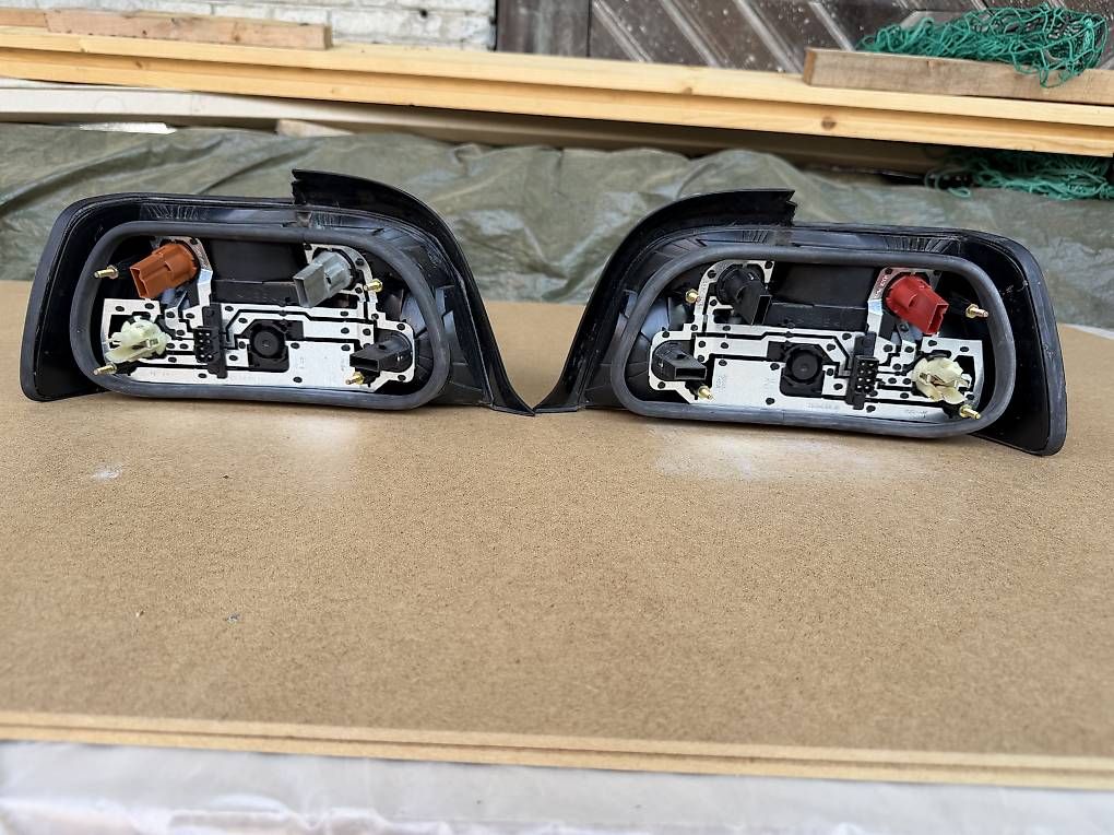 BMW Tutti pezzi di ricambio auto: Bmw E36 Coupe MHW Rückleuchten – Usato da Muri AG venduto da Aero96 3