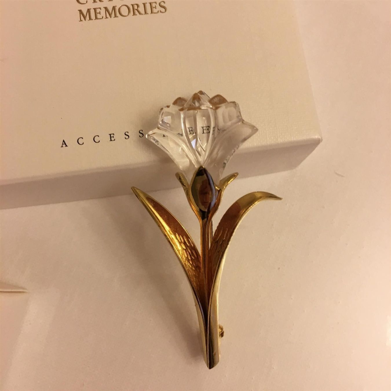 Swarovski Spille & Fermagli: SWAROVSKI Brosche Blume Crystal Memories – Nuovo (secondo la descrizione) da Zug venduto da smile060 5