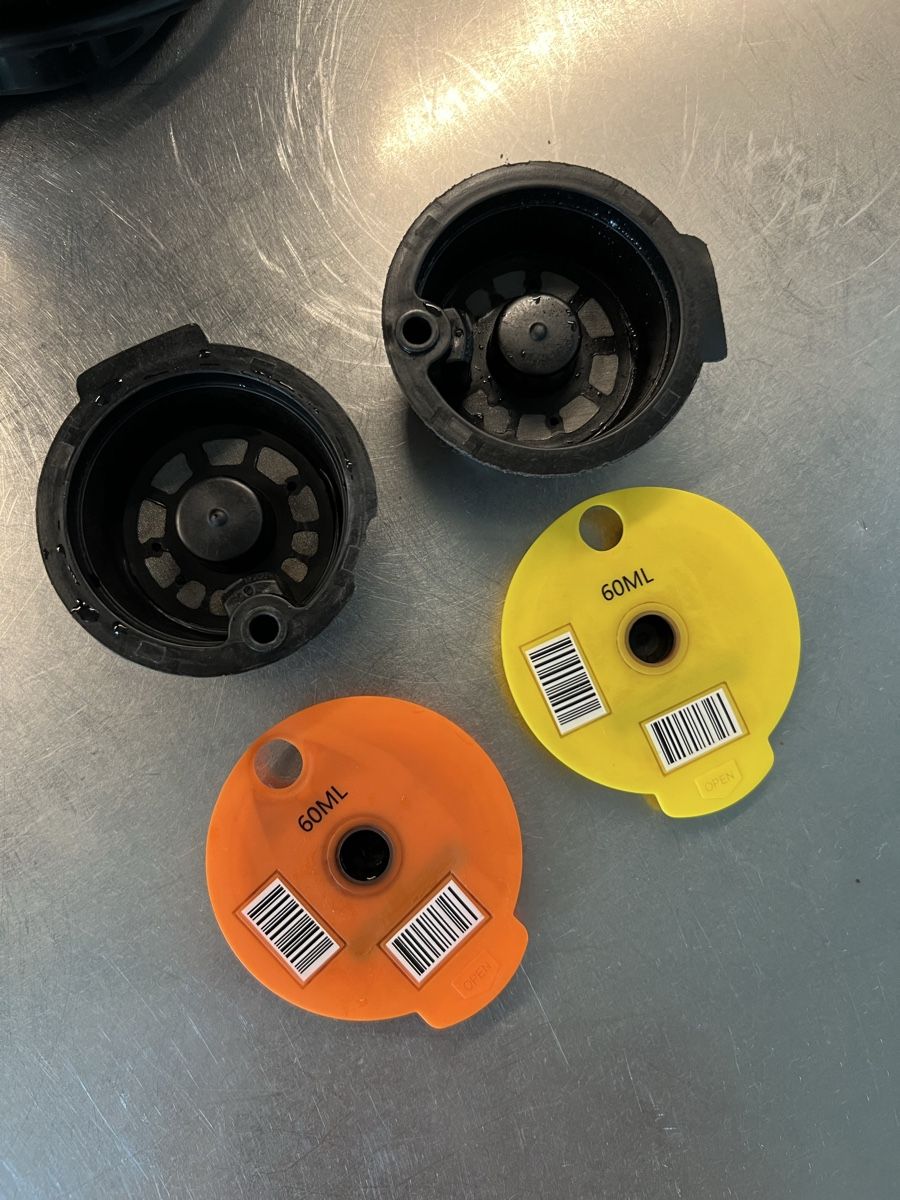 Bosch Kaffeemaschinen & Espressomaschinen: Bosch Tassimo coffee machine +2x reusable coffee pods – Gebraucht aus Zürich von Mariia_burlachenko 2