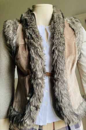 Gilet en daim et fourrure