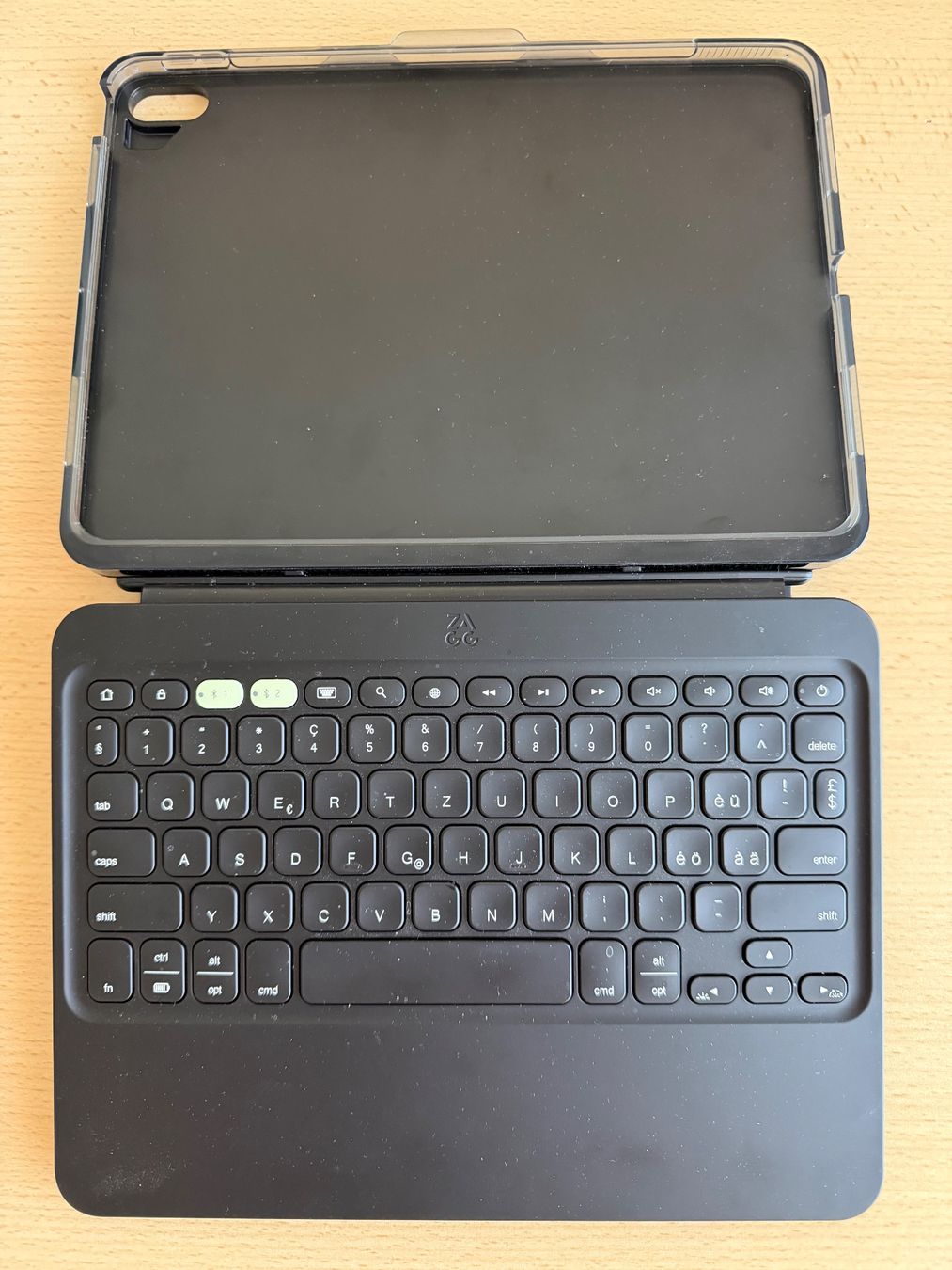 Tastiere: iPad Air 11"  Pro Keys Tasche + Bluetooth CH Tastatur – Usato da Eglisau venduto da Fixli10
