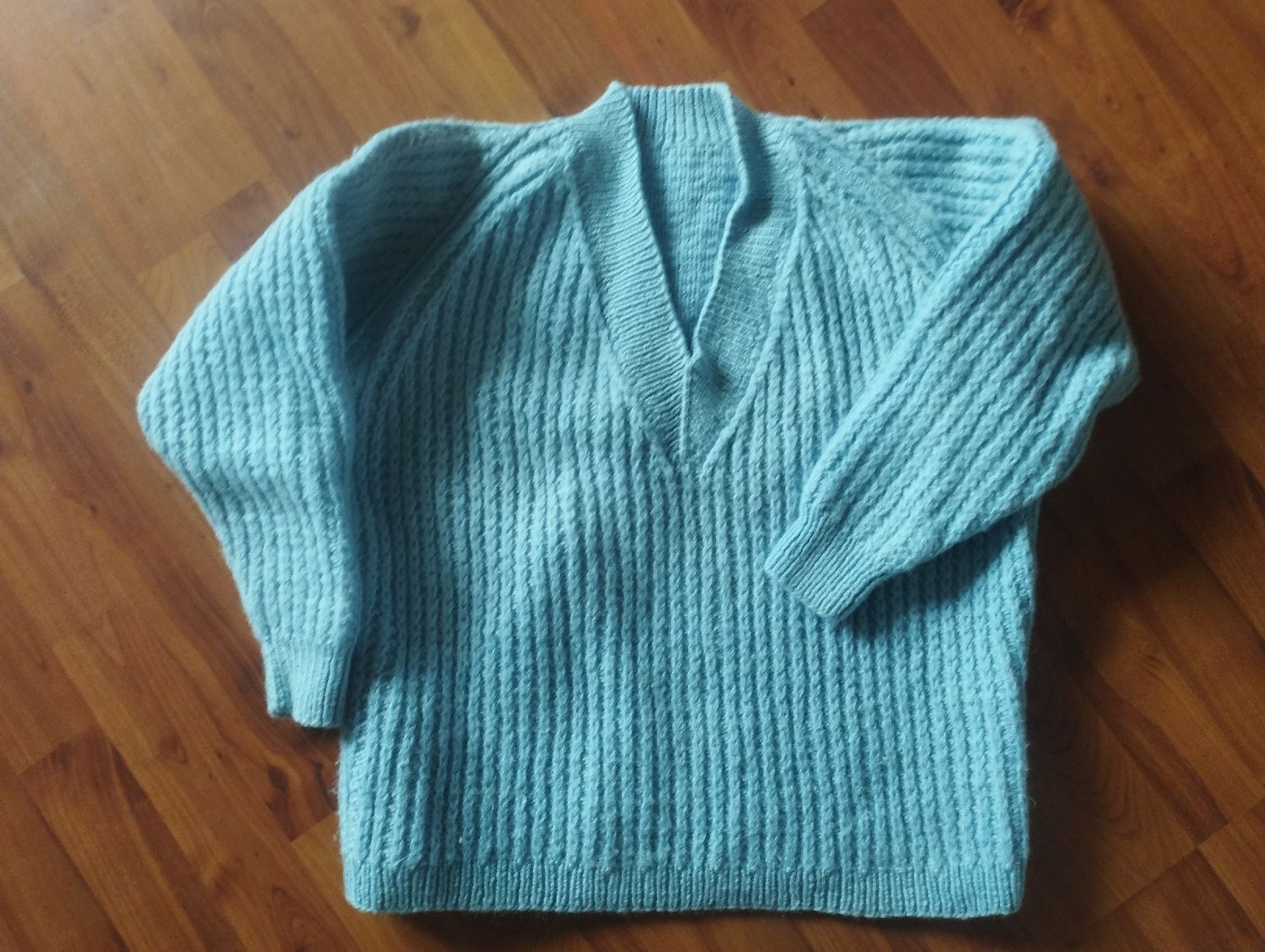 Pullover & Sweatshirts: Handgestrickter, Pulli, hellblau, Grösse M – Neu (gemäss Beschreibung) aus Hallwil von cao_x7wb