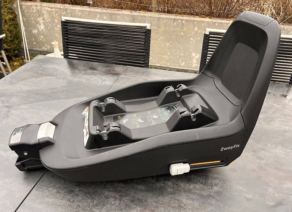 Sièges auto: 2way fix für Pepple Plus – D'occasion à Esslingen par agadola11