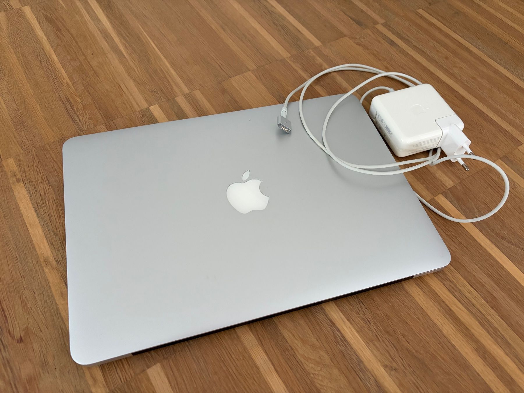 Apple Notebook: Macbook Pro 13 zoll – Usato da Winterthur venduto da wintersnowflake