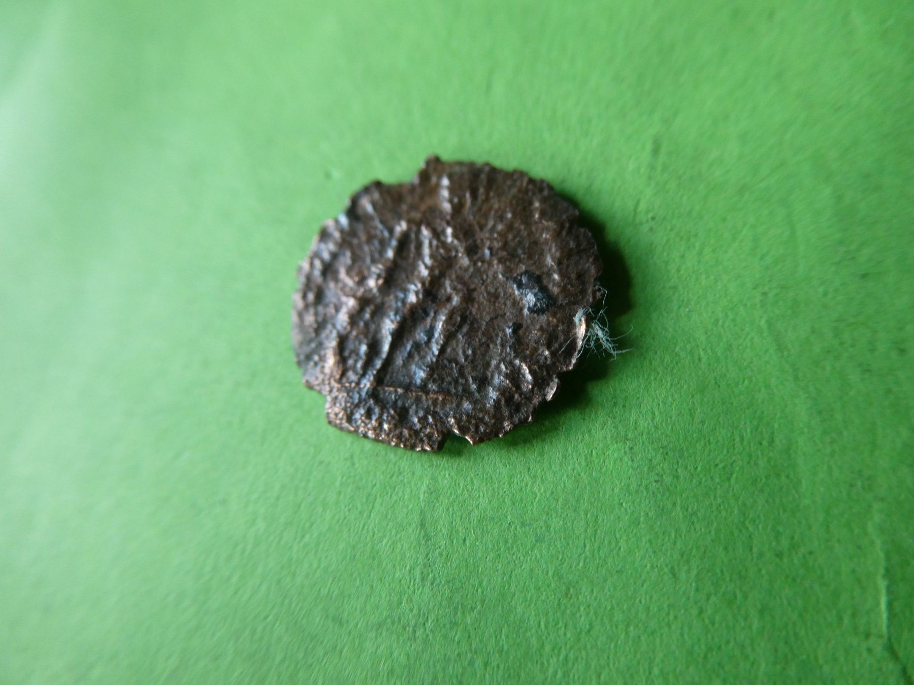 Alle Münzen: uralte   Bronzemünze  15 mm  1.24 g – Gebraucht aus Hinterforst von Rohusri 3