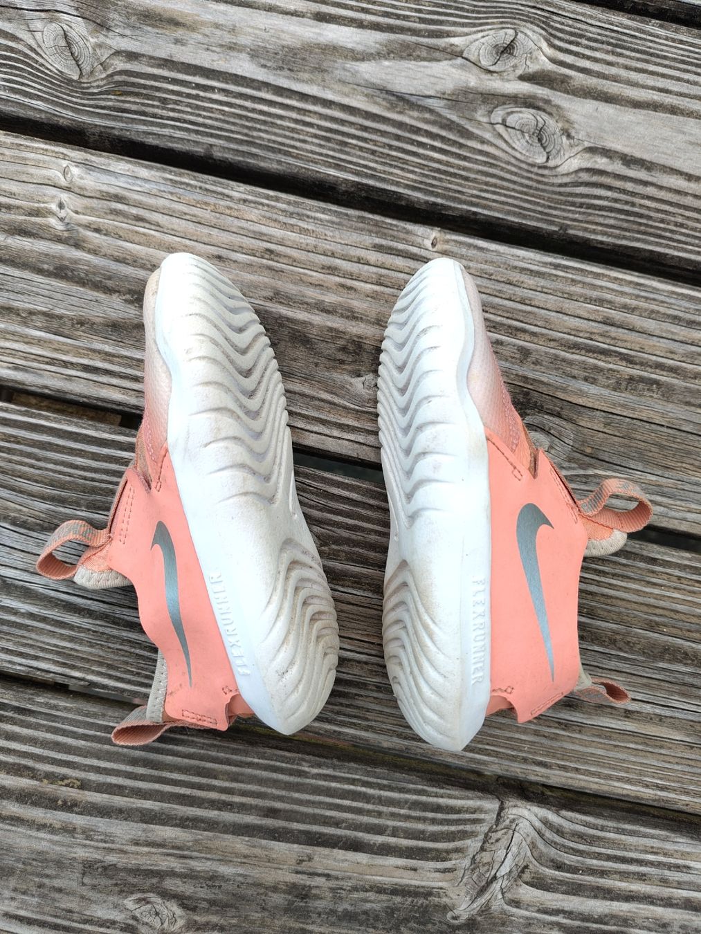 Nike Scarpe per ragazzi: Nike Flexrunner lachsrosa Gr. 26  – Usato da St. Gallen venduto da Wysi 2