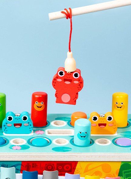 6-in-1 Montessori Holzspielzeug – Motorikspielzeug Für Kinder Ab 18 Monaten – Mit Hammerspiel, Angelspiel, Xylophon, Uhr, Zahnrad & Schiebeblöcken