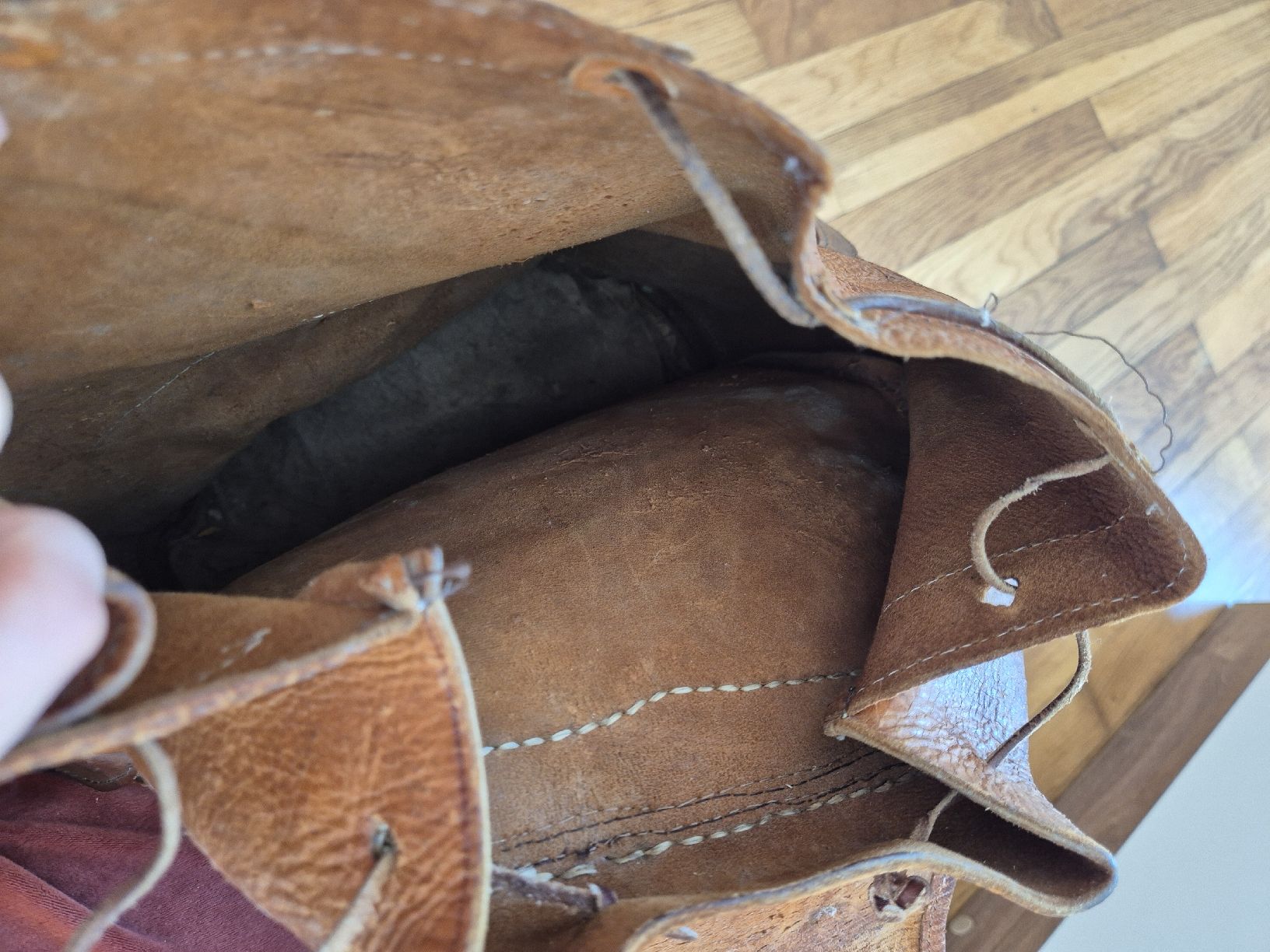 Zaini: Sac à dos vintage en cuir véritable – Usato da Versoix venduto da Lenas9 9