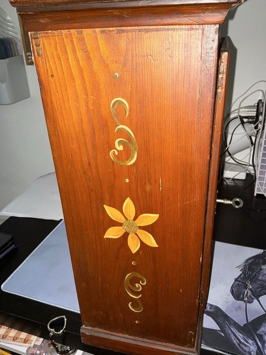 Armadi: Verkaufe ein Biedermeier schranklein   – Usato da Basel venduto da Ajscha7o1 7