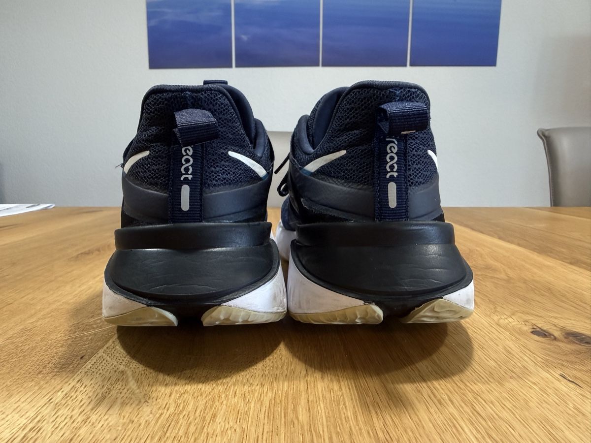 Nike Herrenschuhe: Nike Legend React 2 Laufschuh Herren Gr. 45 ab 1CHF – Gebraucht aus Wallisellen von FabianB 3