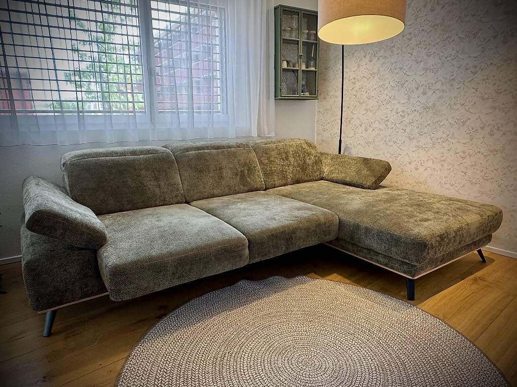 Mömax Divani: Ecksofa - wie neu - mit elektrischem Sitzvorzug – Usato da Reiden venduto da pancras