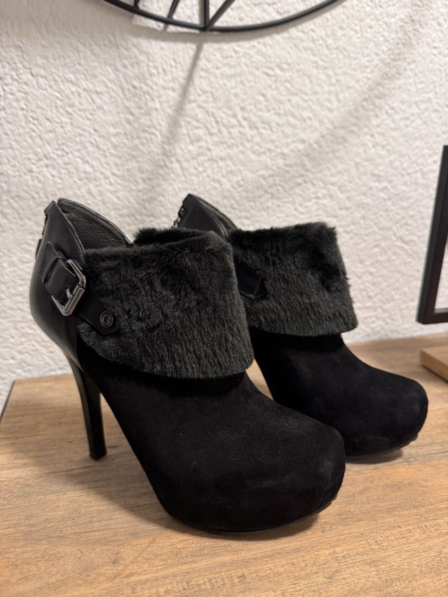 Guess Damenschuhe: Guess Ankle Boots – Neu (gemäss Beschreibung) aus Zollikofen von loredana86