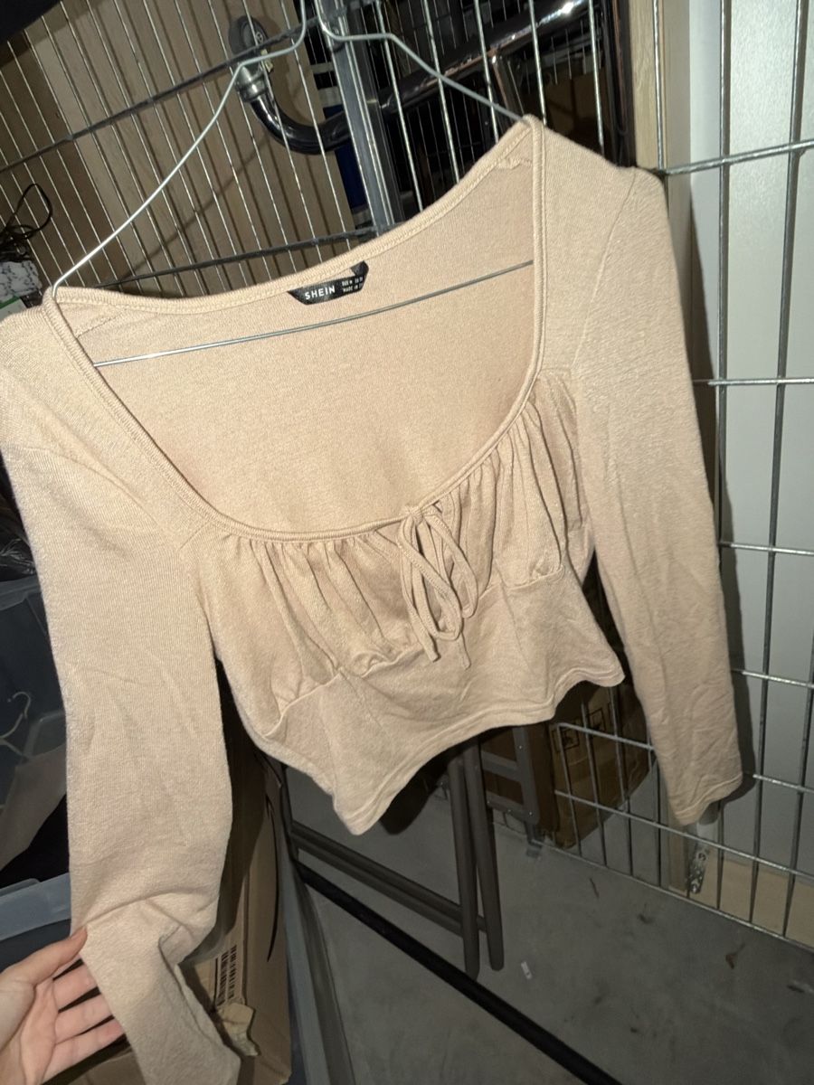 Top: Langarmshirt ä beige Grösse M  – Nuovo (secondo la descrizione) da Biel/Bienne venduto da Peeeep10