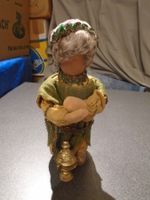 Krippenfigur König mit Flasche, schwer