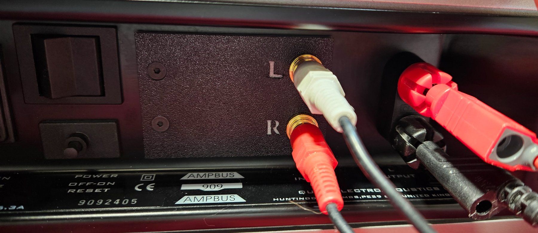 Quad Amplificatori: KIT RCA Quad 909 – Nuovo e nell'imballaggio originale da St-Cierges venduto da Pestol 1