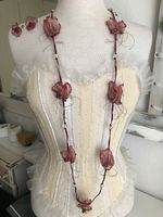 Collana + orecchini in stoffa e pietre