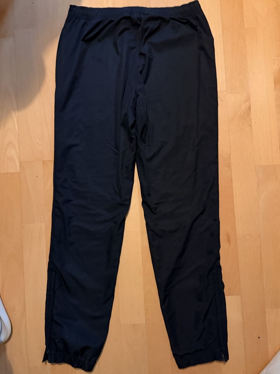 Lacoste Pantaloni: Lacoste Regenhose M – Usato da Zürich venduto da Bonez_9 2