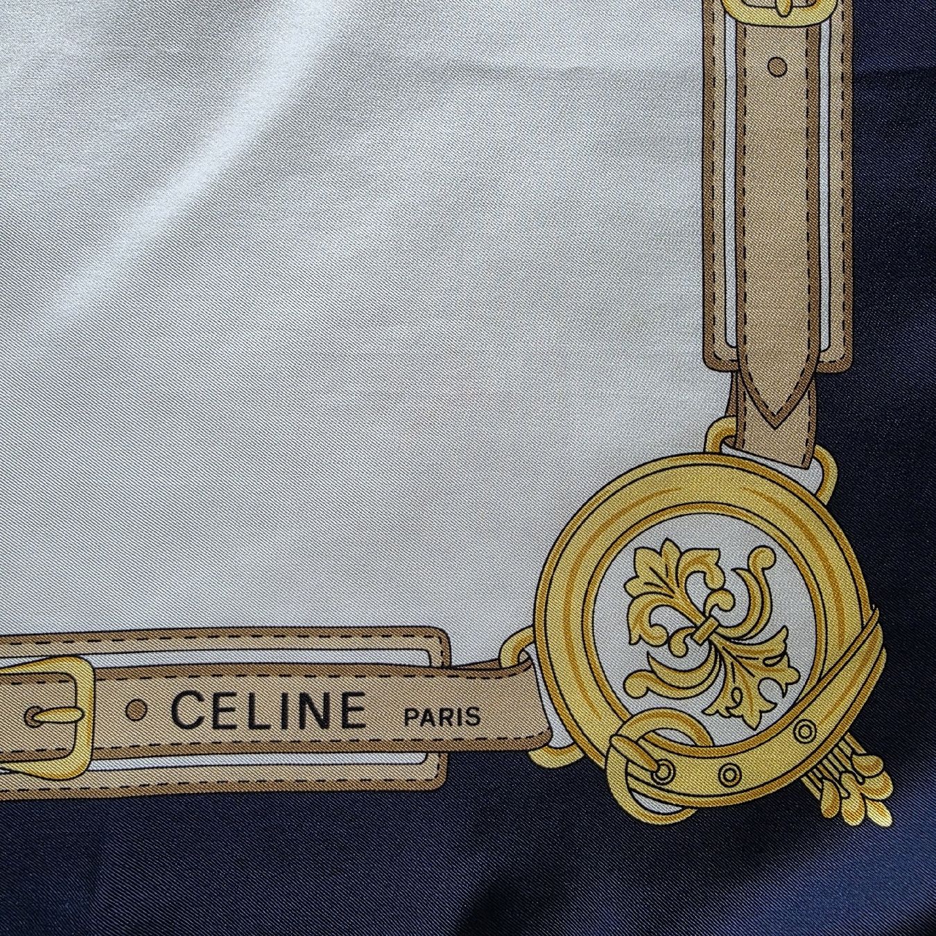 Celine Foulard & Sciarpe: Celine Seidentuch 80x80 cm Vintage – Usato da Zürich venduto da LIMAR 2