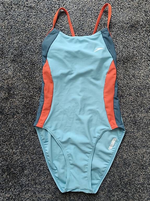 Maillots de bain & Bikinis: Badekleid Speedo Gr. 36 – D'occasion à Gerolfingen par elzwa